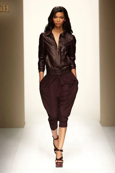 Look 27